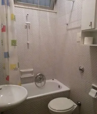 Grazioso Con Giardino Sul Lungomare Apartamento